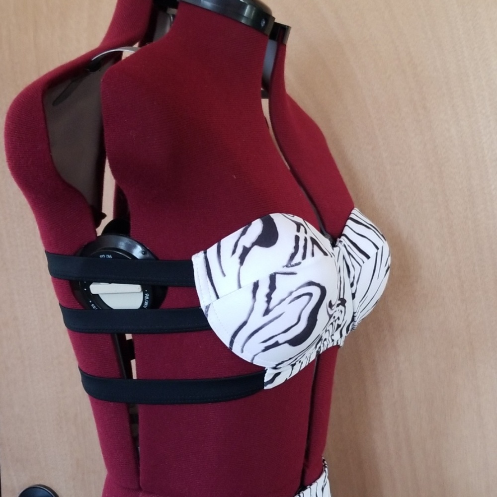 sz M  Bandeau Bikini - Picture 5 of 8